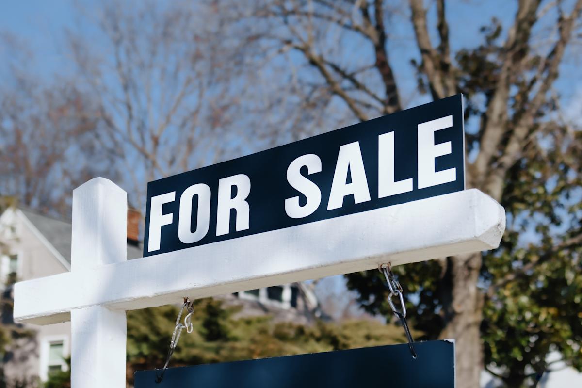 Mortgage rates are still stuck north of 6.8%