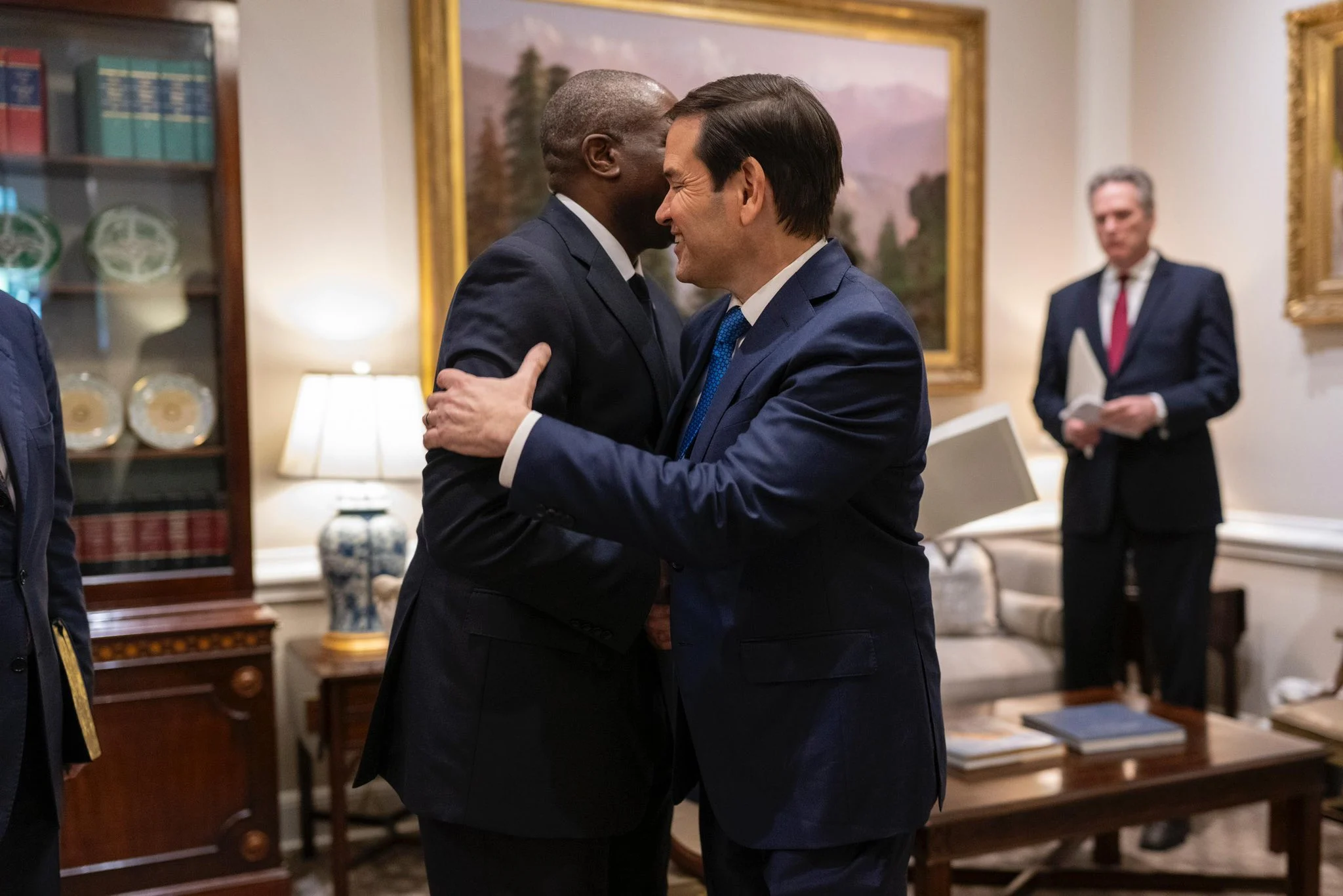 After meeting Rubio, British FM says there’s a 2-week window for diplomacy with Iran