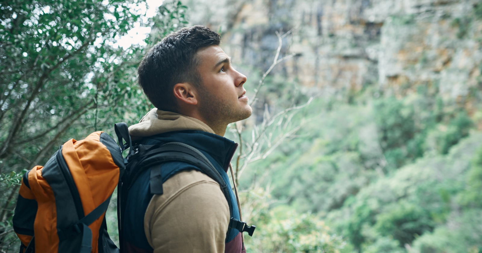7 things that loners genuinely enjoy that most people avoid, according to psychology