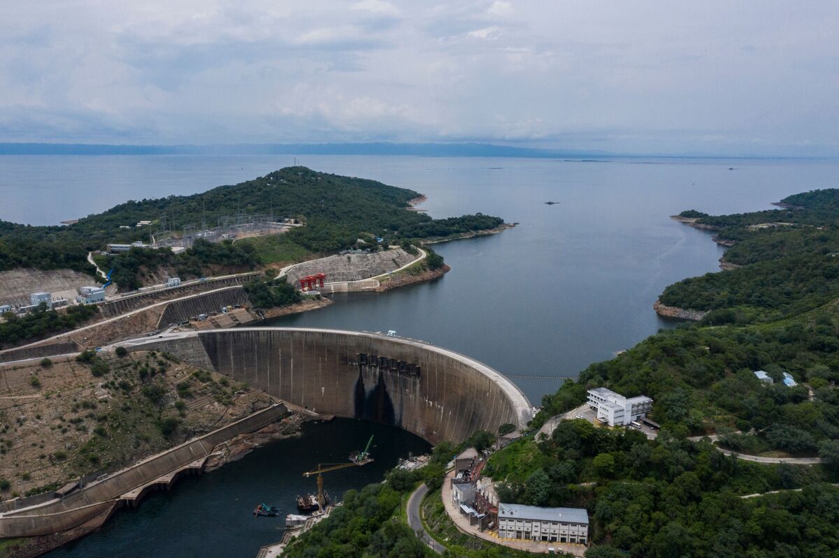 Zimbabwe’s Floating Solar Project Seeks $350 Million in Financing