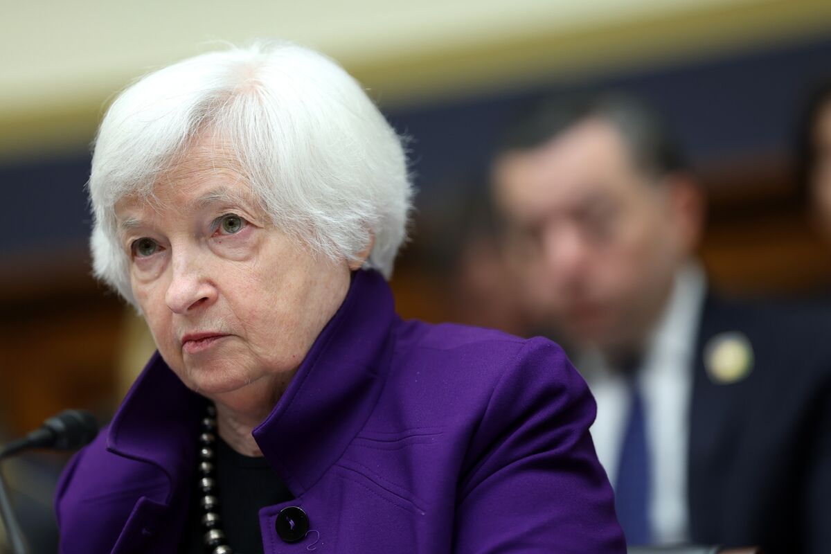 Yellen, Bernanke Oppose GOP-Backed Cuts to Financial Research