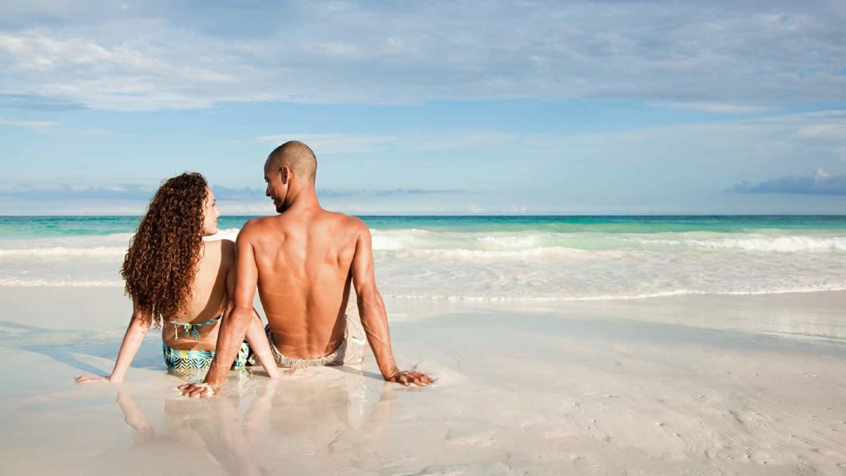 2 stocks to consider buying in July for the long-term travel boom
