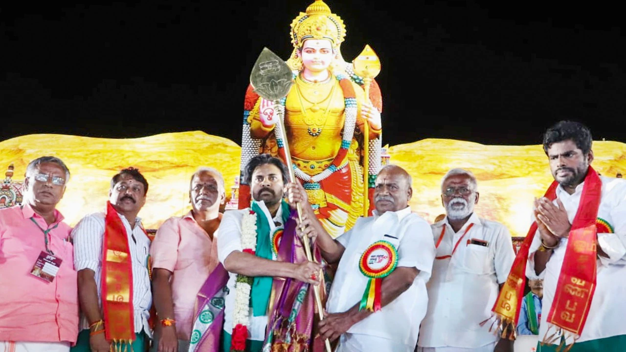 DMK slams AIADMK after video at Hindu group meeting 'insults' Dravidian icons