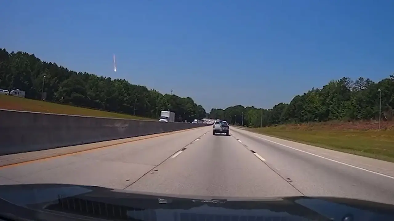 'Fireball' seen falling from sky over Southeast likely a meteor, possibly hit Georgia home