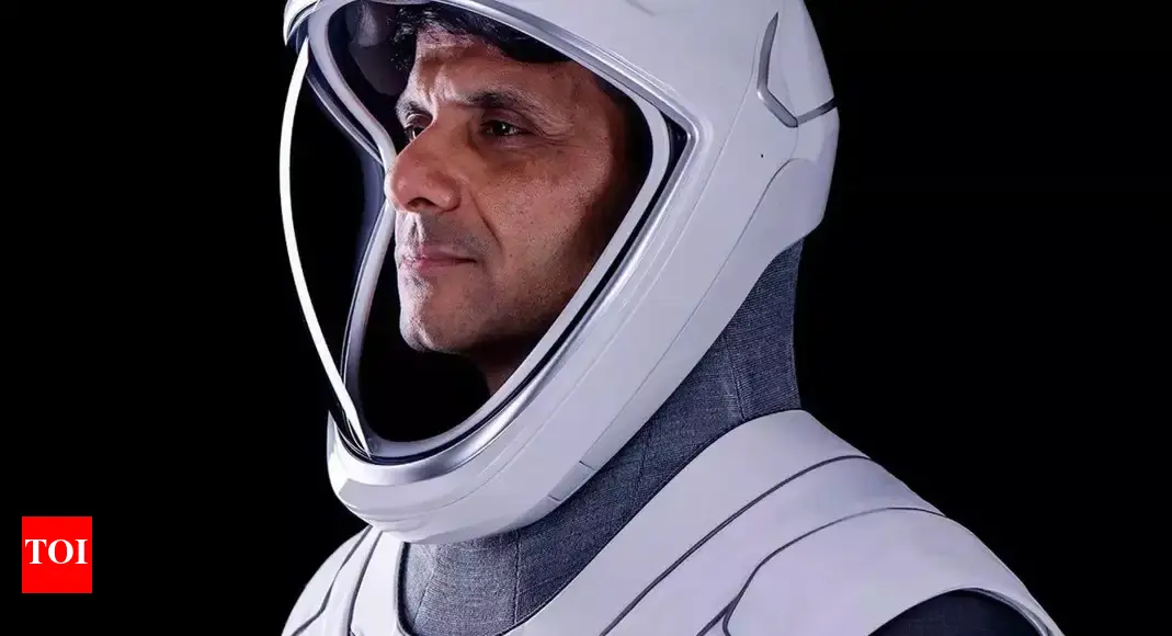 'What a ride! Namaskar pyare deshvasiyon,' says Shukla in his first reaction from space - The Times of India