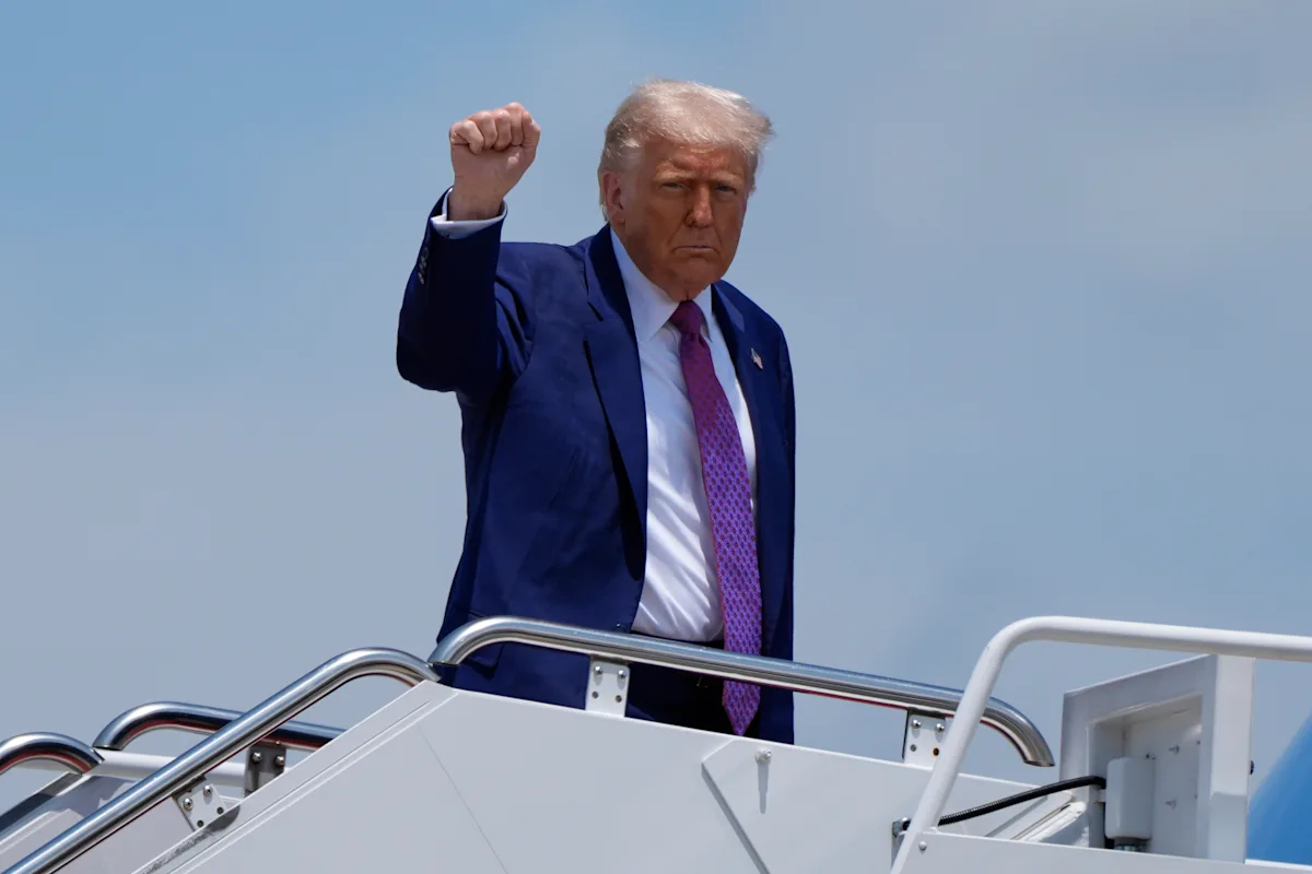 US appeals court keeps Trump tariffs in place while it considers a legal fight of 'exceptional importance'