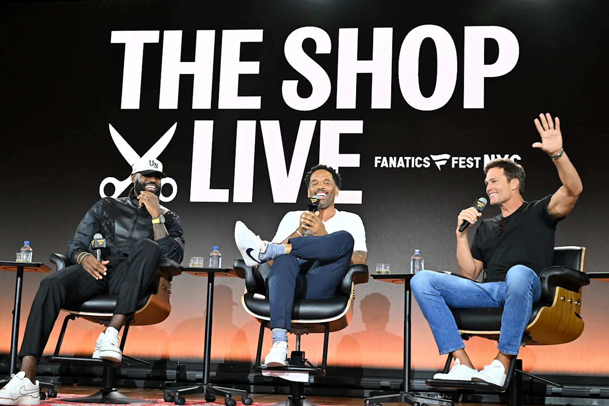 Tom Brady praises LeBron James as 'the greatest ever' while appearing together on Fanatics Fest panel