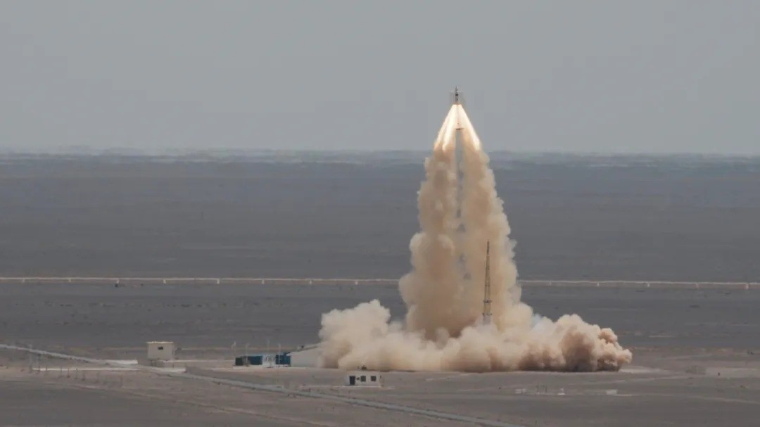 China's next-gen astronaut capsule for moon missions aces crucial pad-abort test (video)