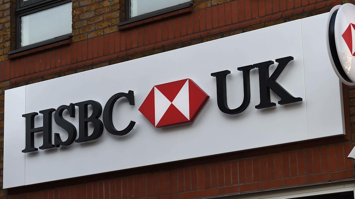 HSBC UK cuts financial advice fee to 1% for Premier customers