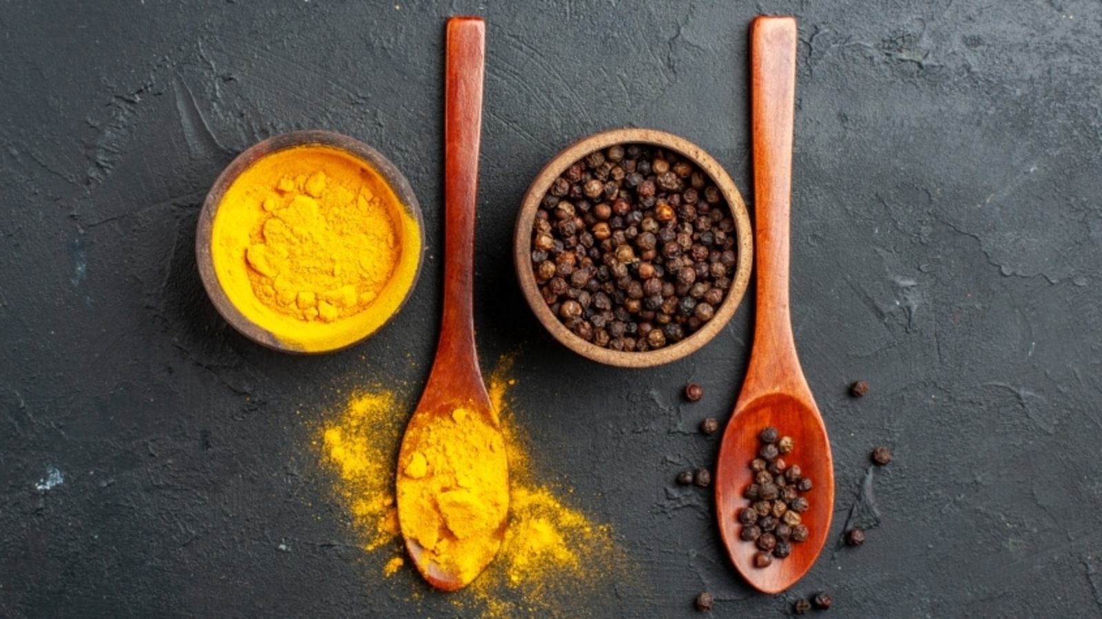 Gastroenterologist says eating turmeric with black pepper is good for your gut health; lists best gut food combos