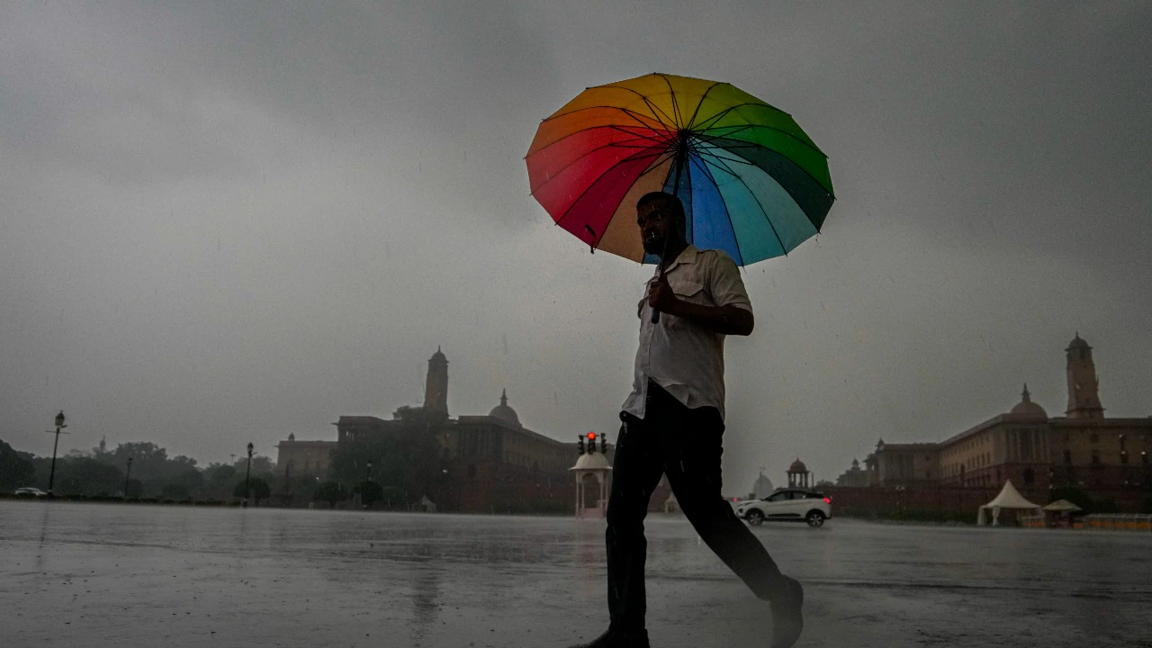 Monsoon knocks on Delhi's doors, rain alert in city and adjoining areas