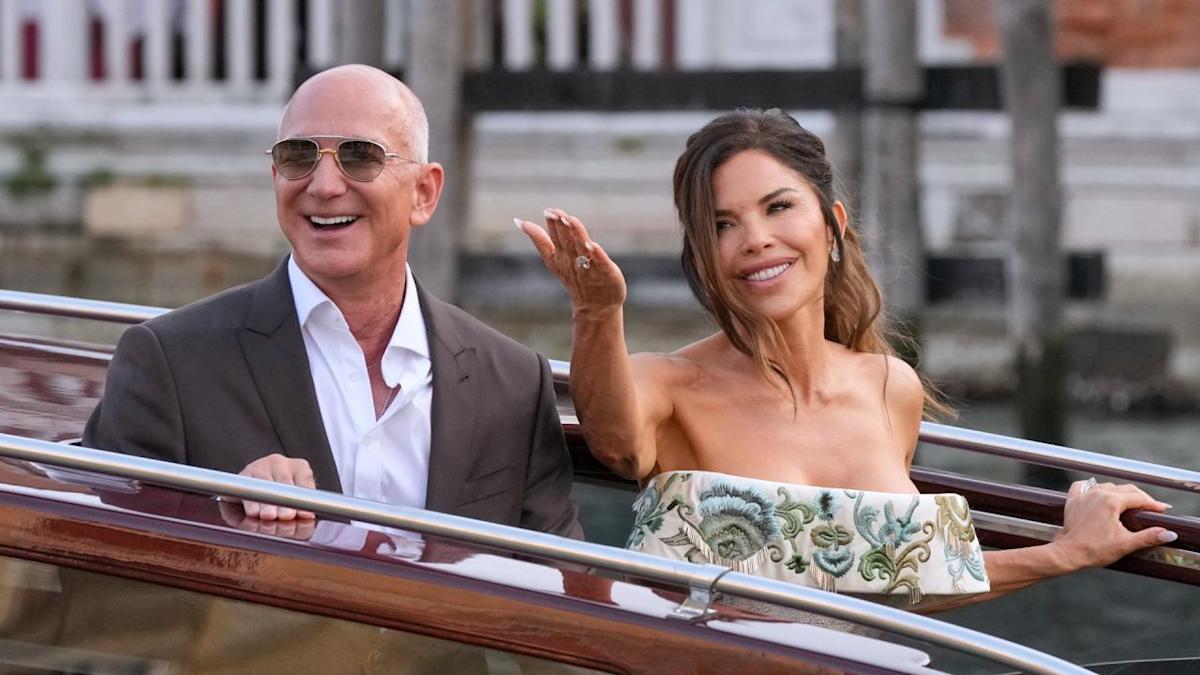 Celebrities Arrive in Venice For Jeff Bezos’s Extravagant Wedding
