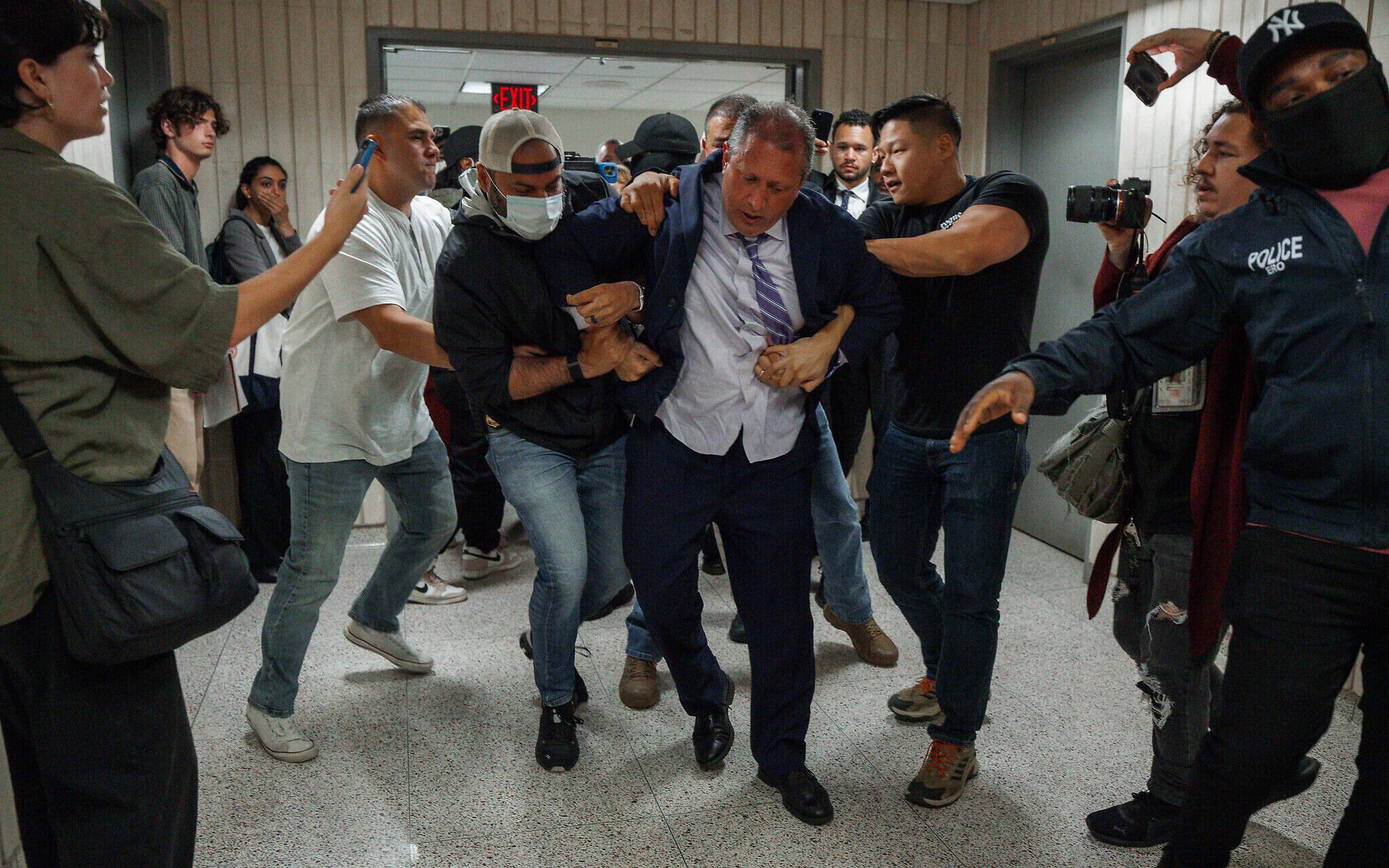Jewish NYC mayoral candidate Brad Lander arrested at immigration court
