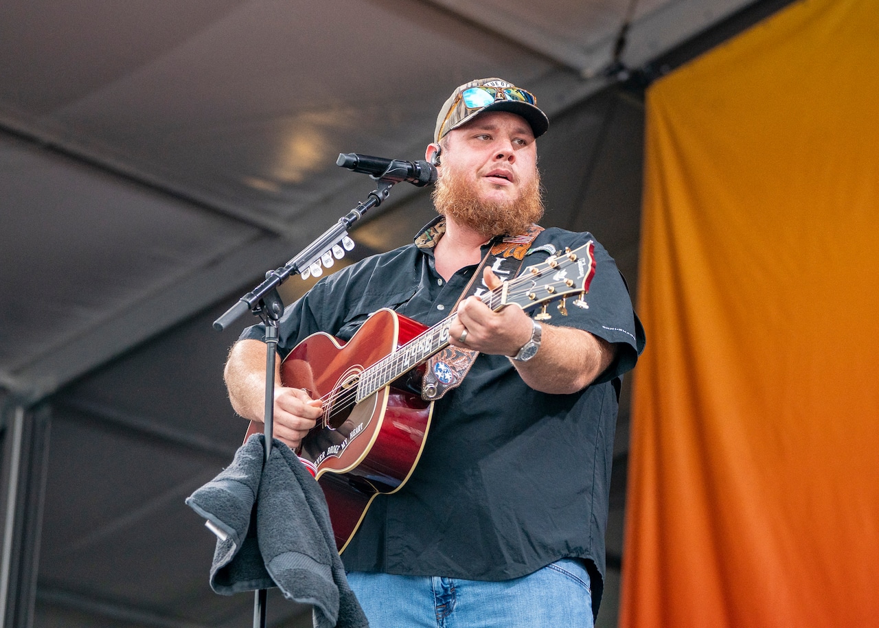 Country music stars with health issues in 2025: see the list