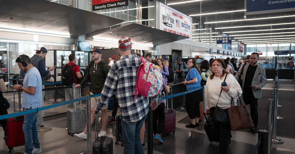 O'Hare Airport sets new travel record at TSA checkpoints
