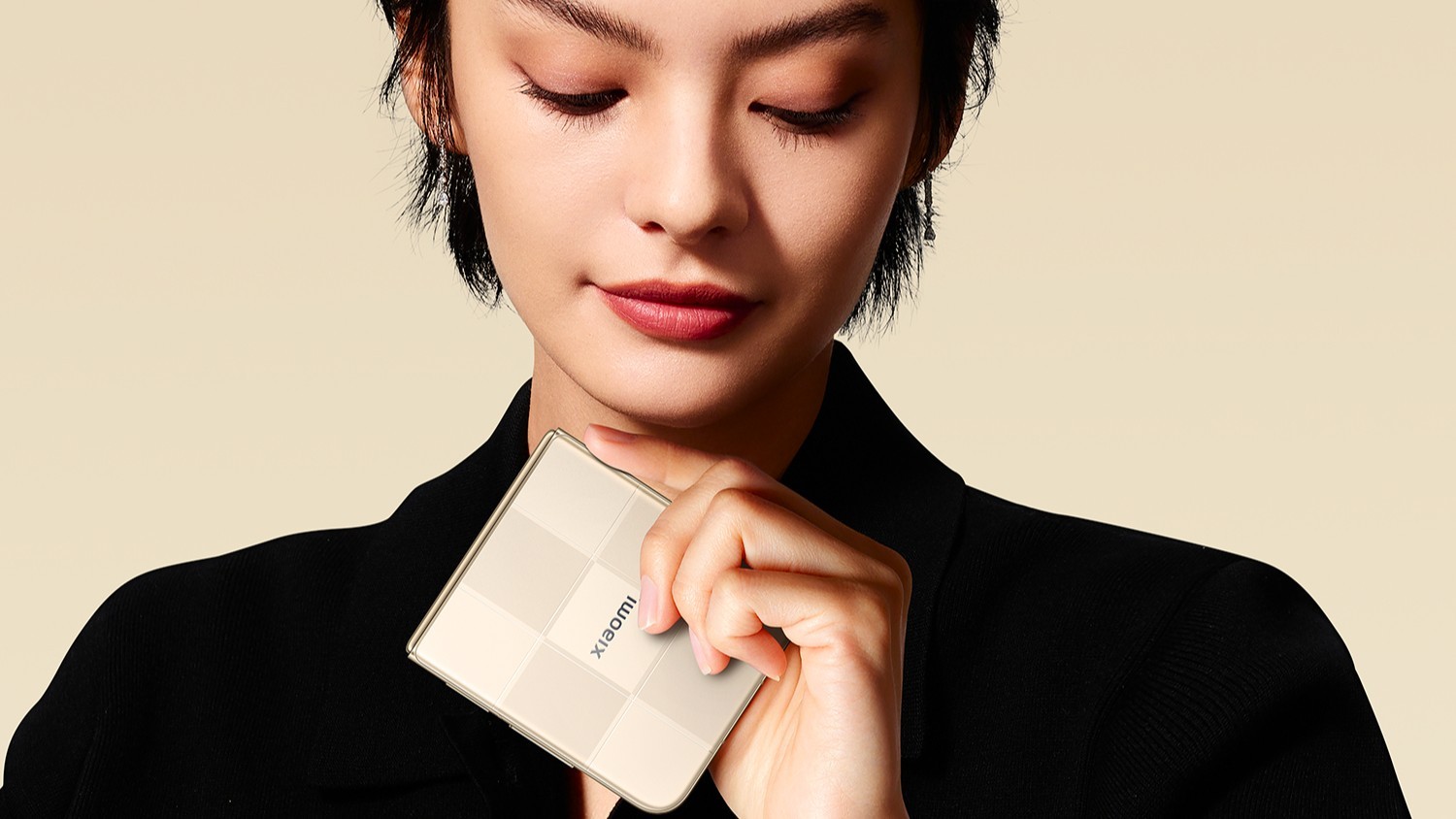 Xiaomi Mix Flip 2: Stylish and powerful Leica camera flip phone revealed in press images and teaser video