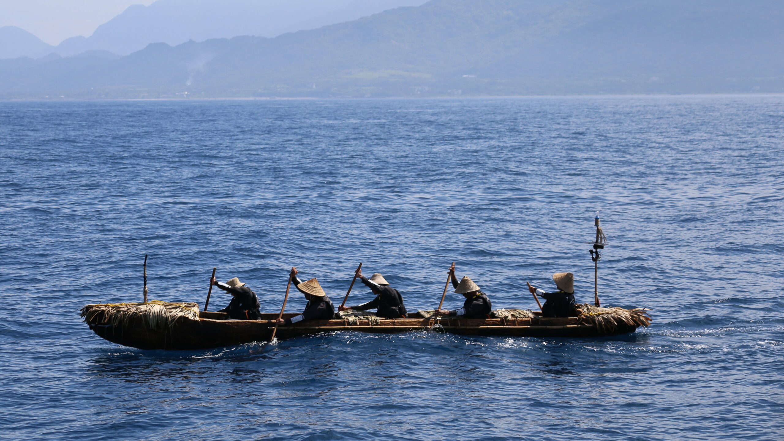 Scientists Retrace 30,000-Year-Old Ocean Voyage, in a Hollowed-Out Log