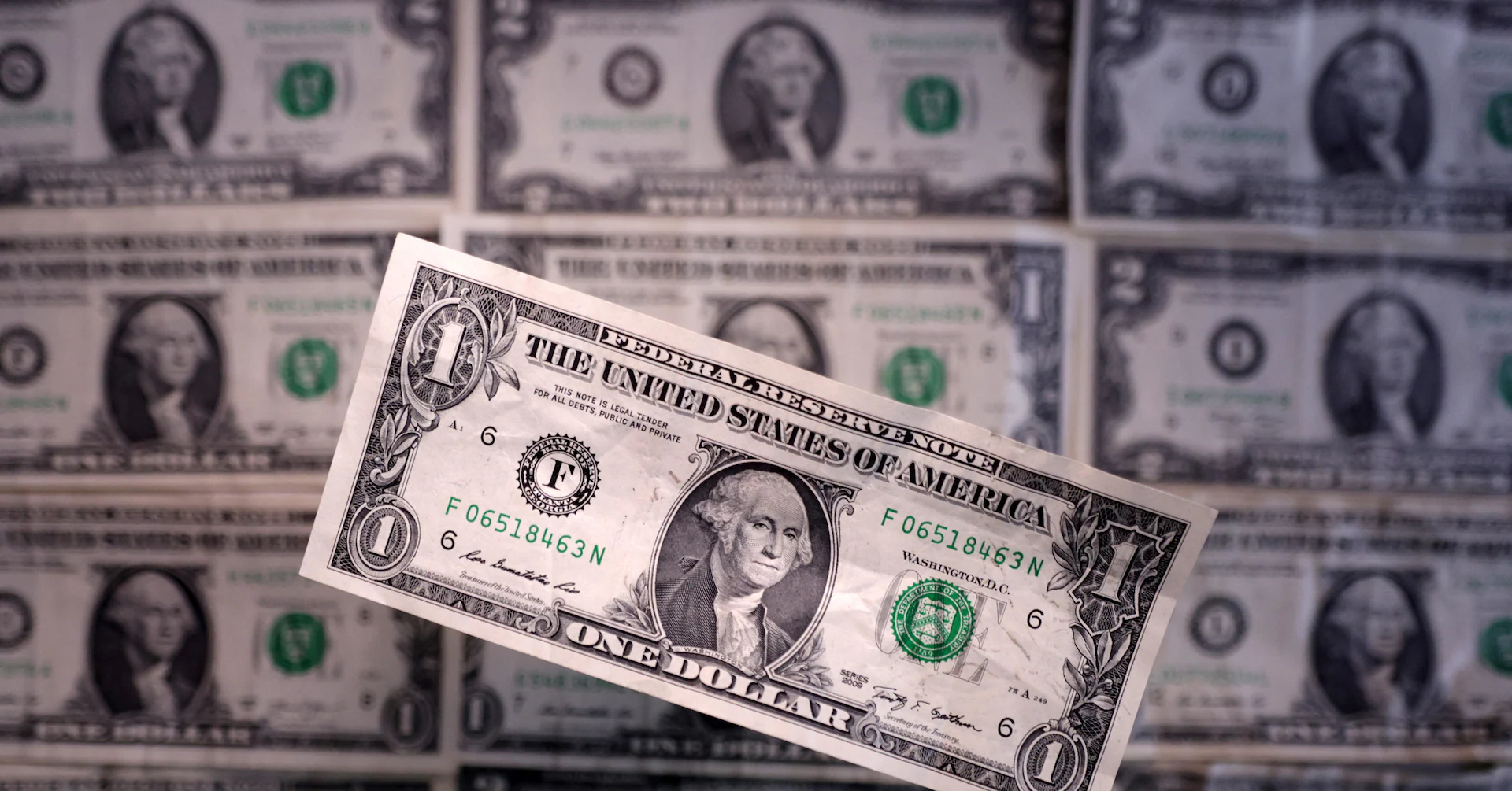 Dollar question hovers over top central bankers meeting in Sintra