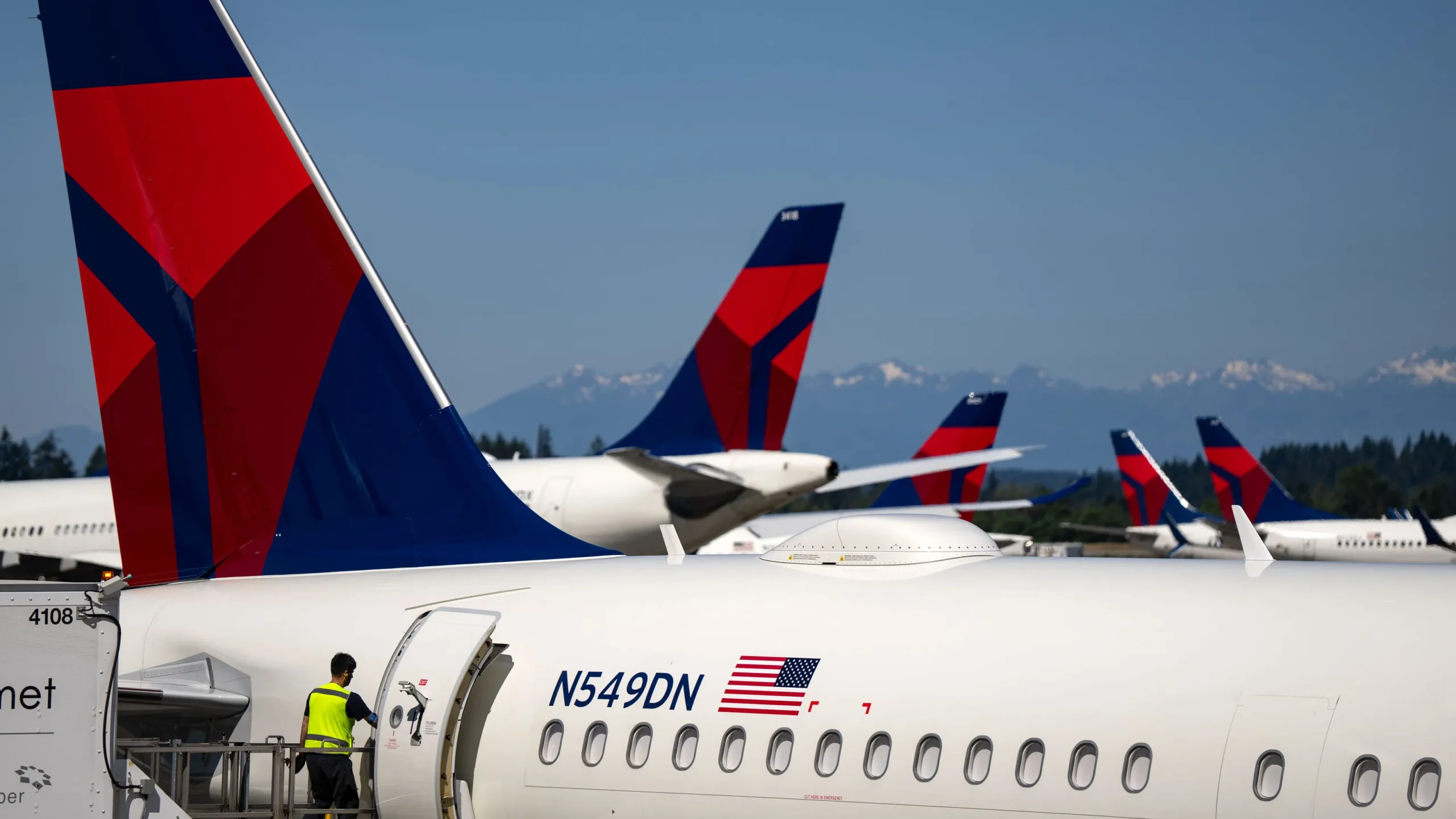 Washington has the best airport for business travelers in the US, study finds