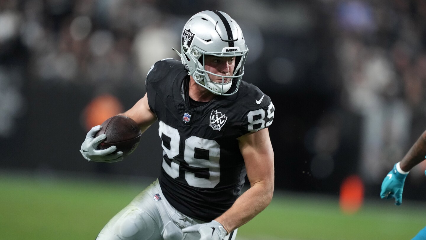Matthew Berry's updated positional rankings for 2025 fantasy football season