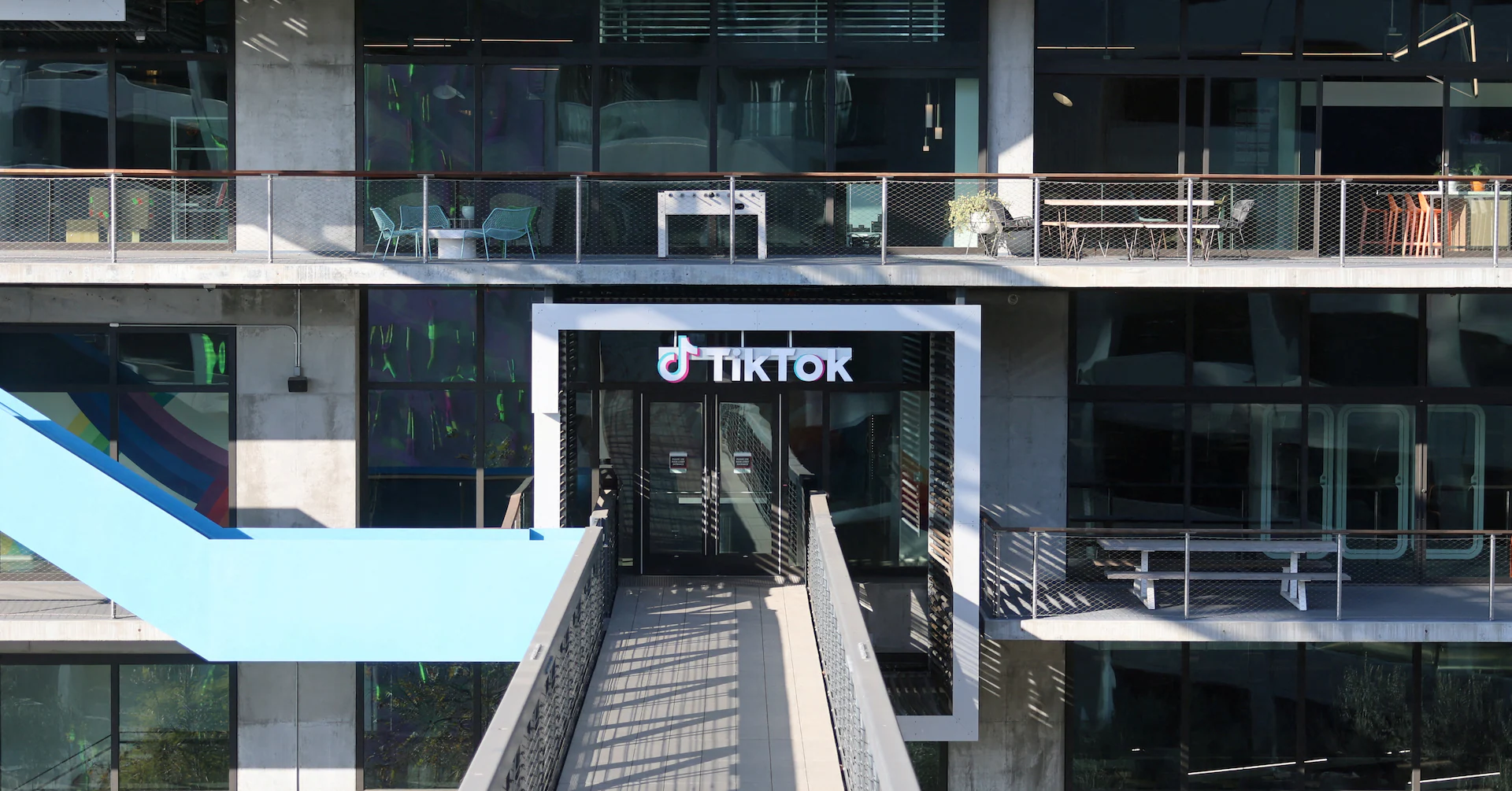 Trump says he signed executive order extending deadline for TikTok closing