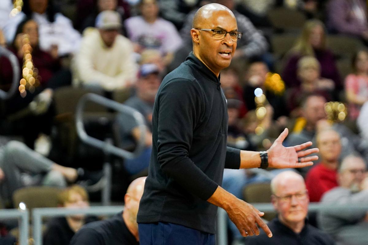 Kes Murphy is out as Notre Dame Academy basketball coach