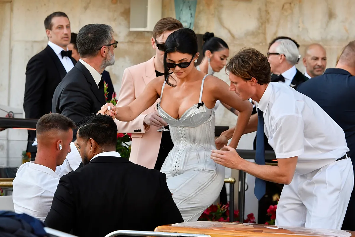 Kylie Jenner causes controversy at Jeff Bezos wedding: Her dress may have angered Lauren Sanchez
