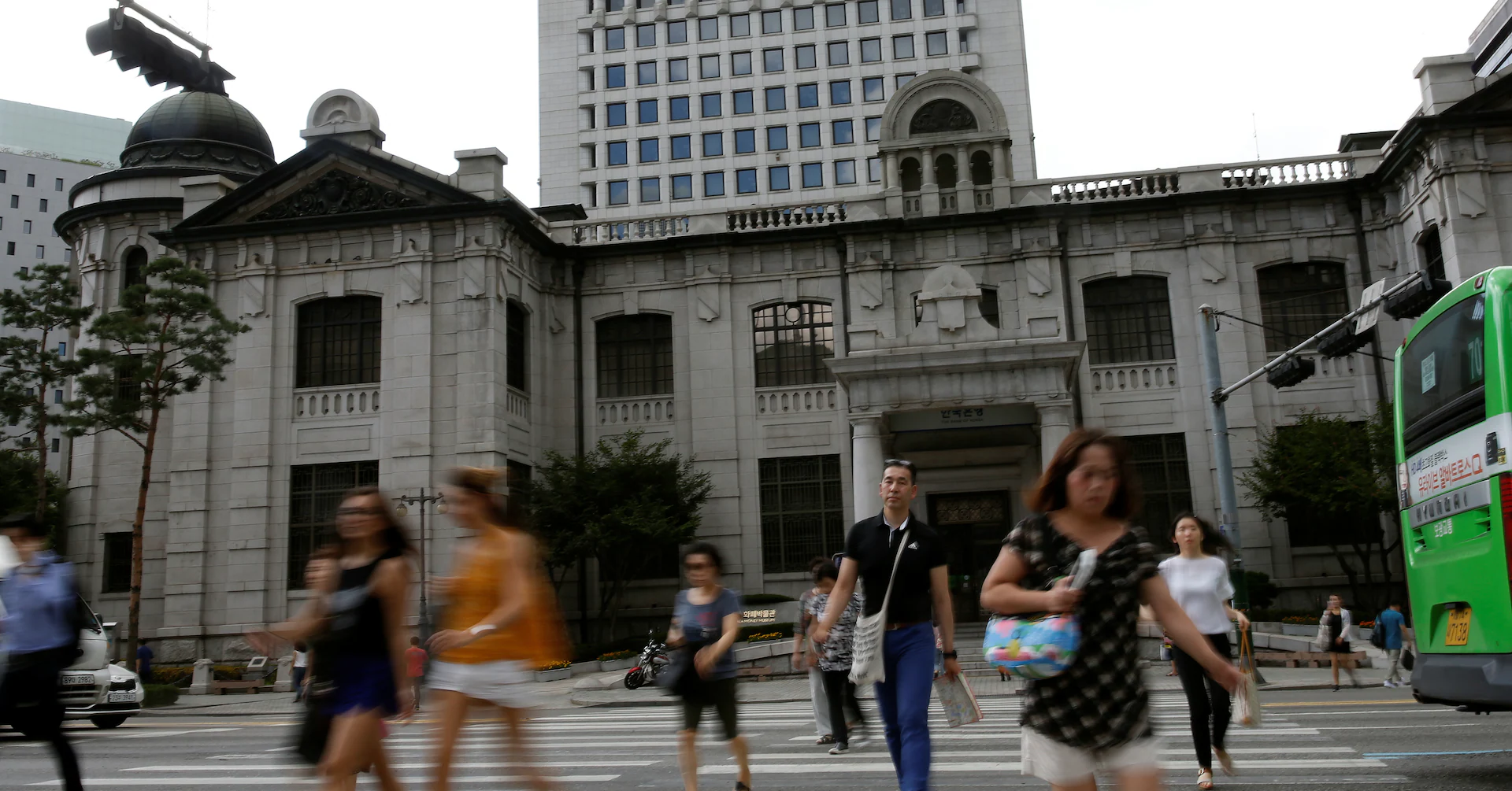 Bank of Korea board member expresses financial stability concerns