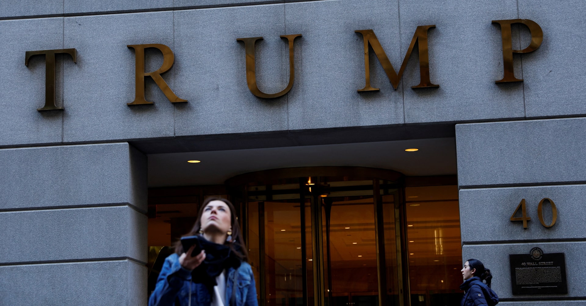 Exclusive: Trump Organization pays off loan on 40 Wall Street in New York