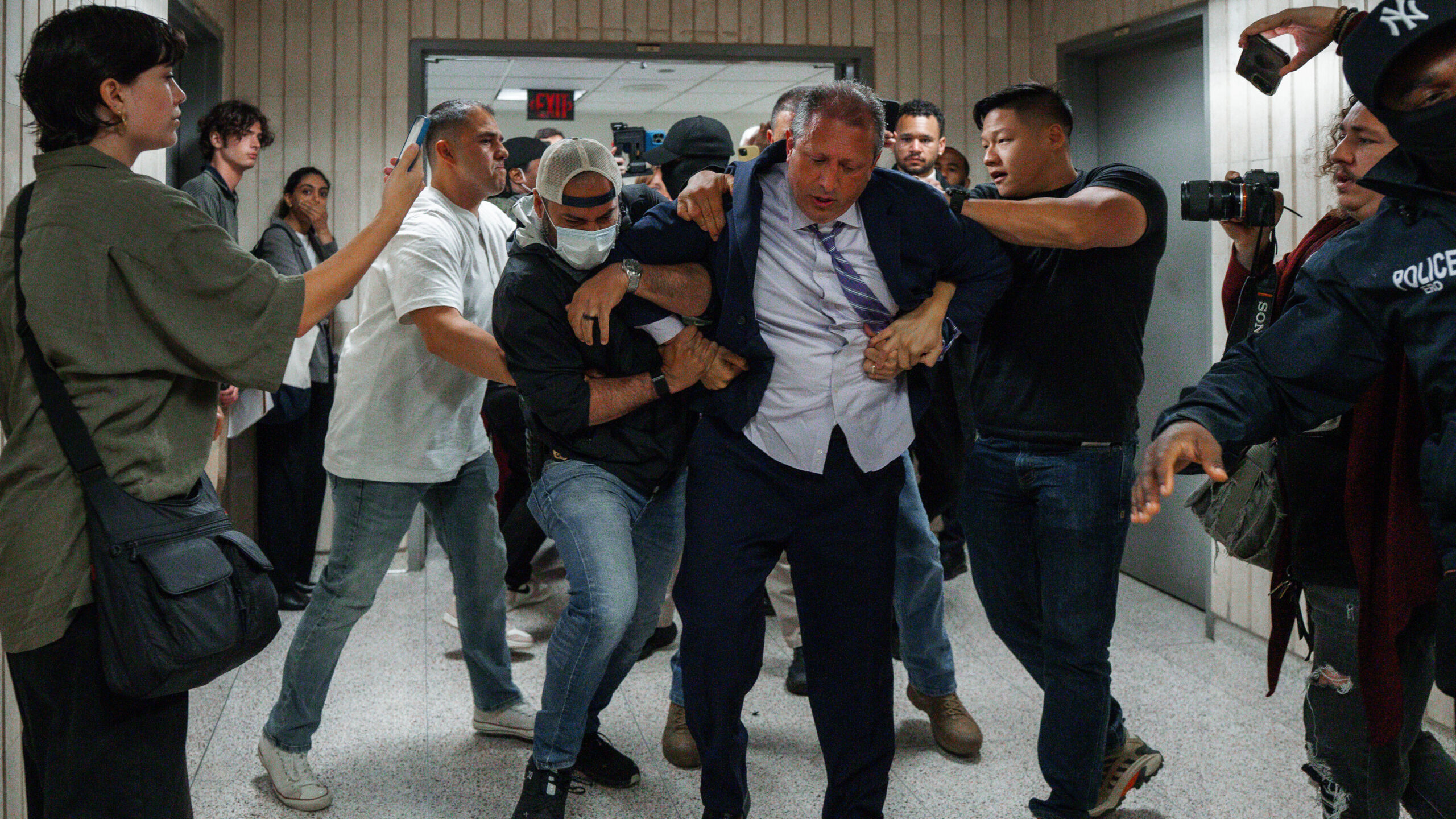 Brad Lander Is Arrested by ICE Agents at Immigration Courthouse