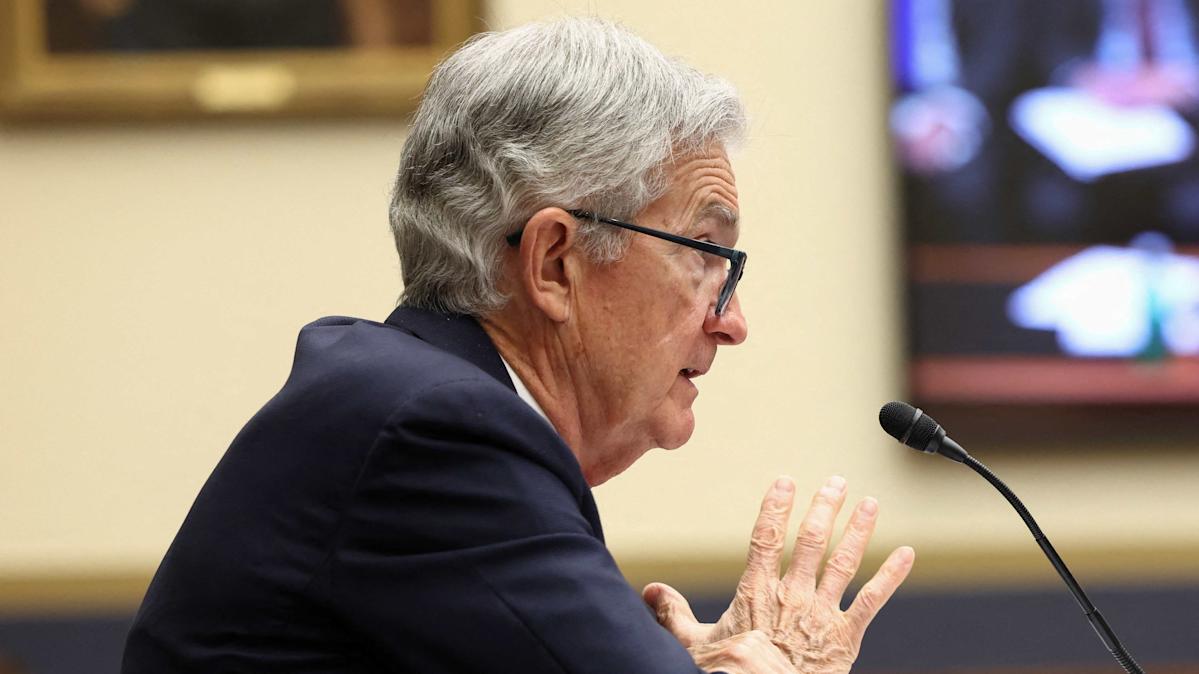 Powell says Fed could cut rates sooner if labor market weakens
