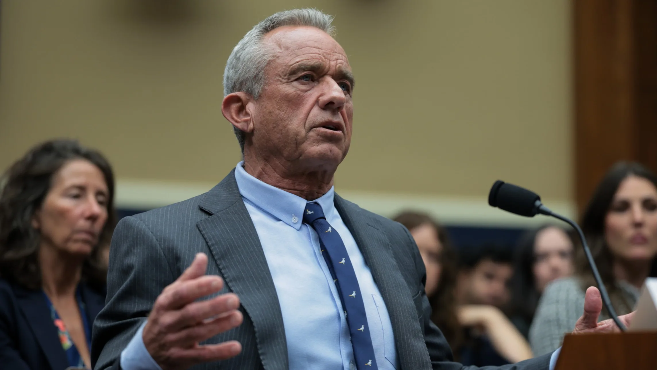 Robert Kennedy touts health ‘wearables’, leading glucose tracker shares higher