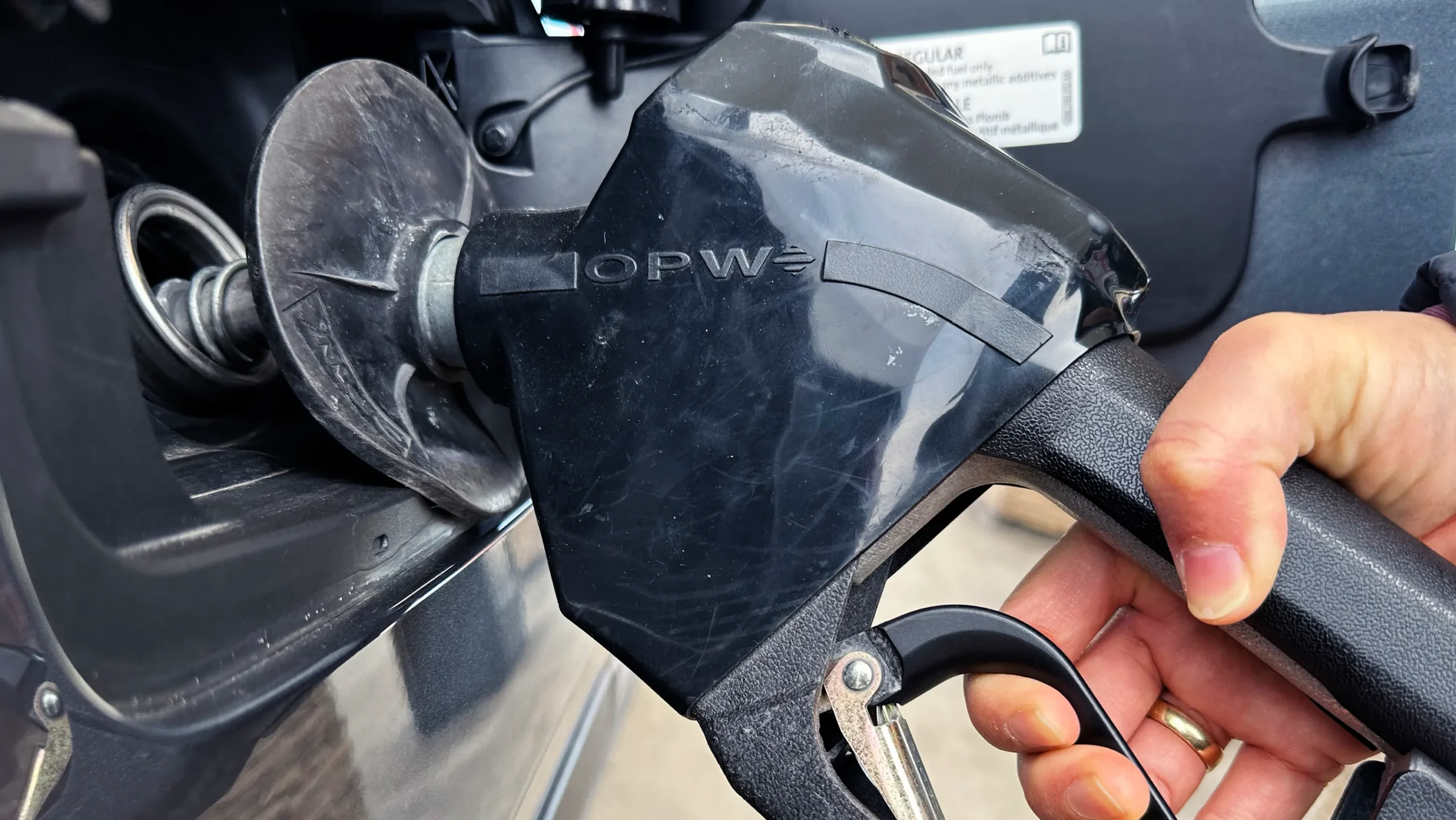 Michigan gas prices drop before July 4 holiday travel