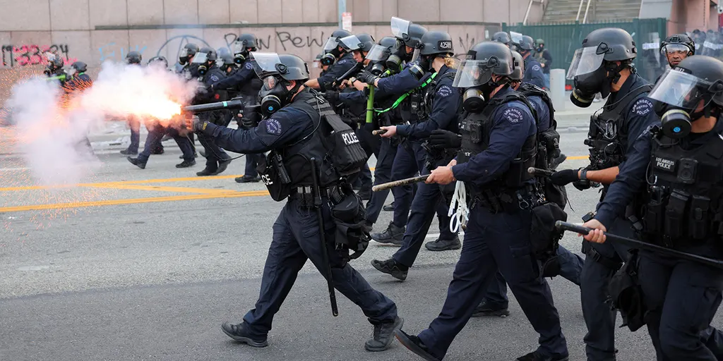 Federal officials slam Democrats for 'dangerous' rhetoric as ICE agents face violent mobs in LA, NYC