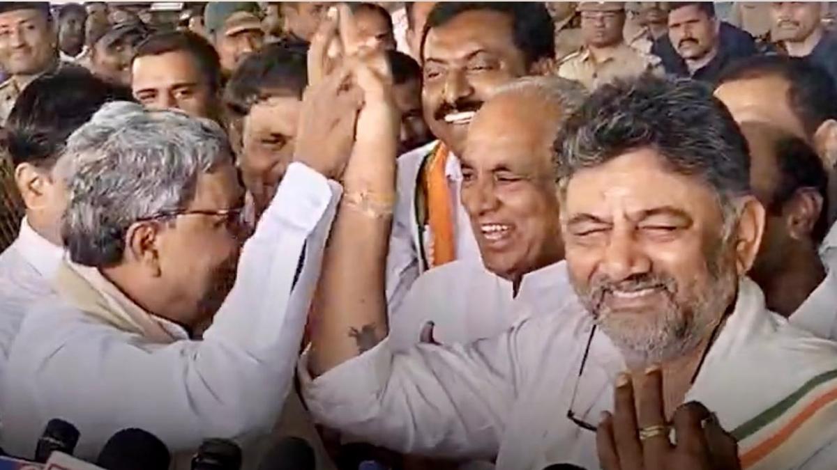 CM Siddaramaiah and DyCM D.K. Shivakumar make a show of unity in Mysuru