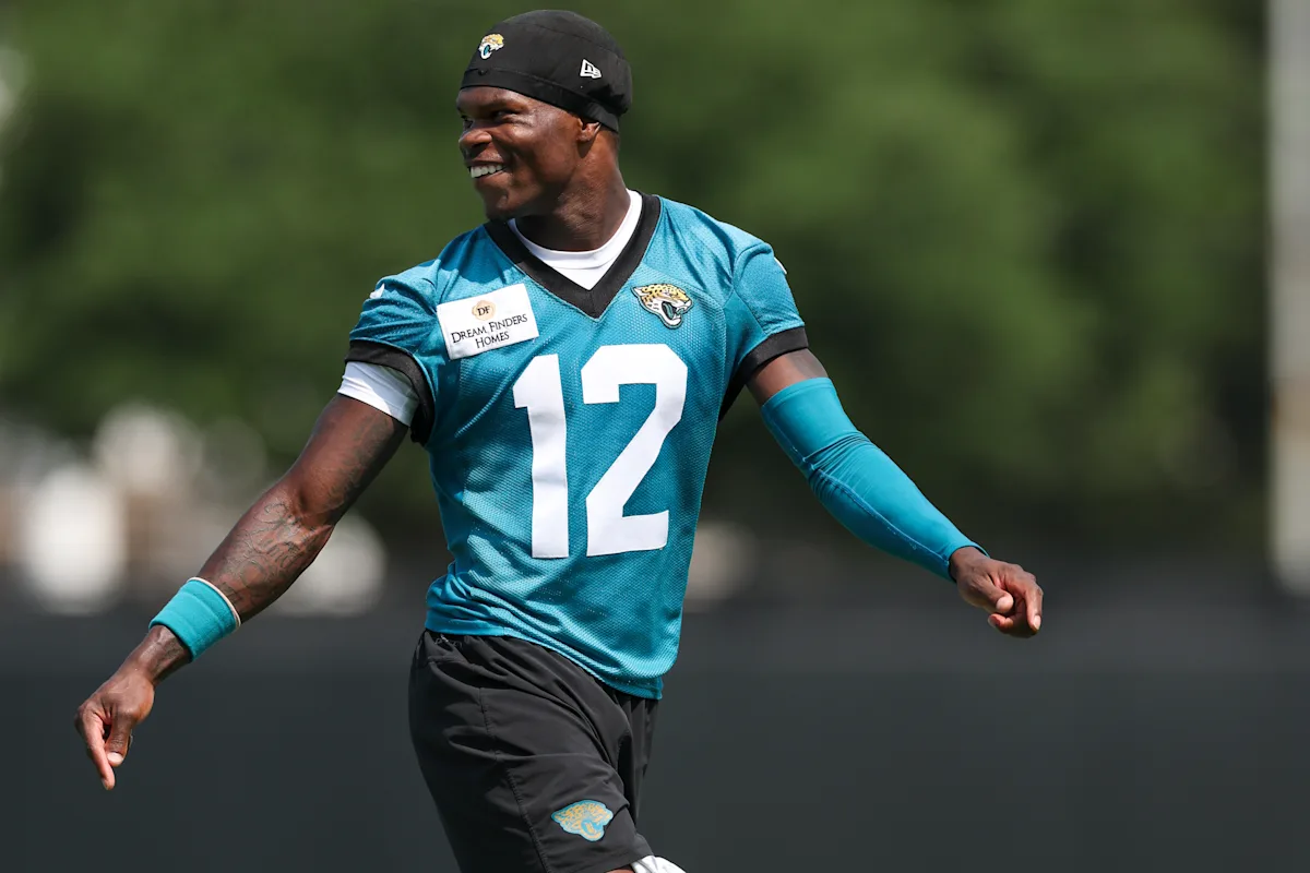Travis Hunter signs rookie contract with Jaguars, who make separate DB and WR announcements