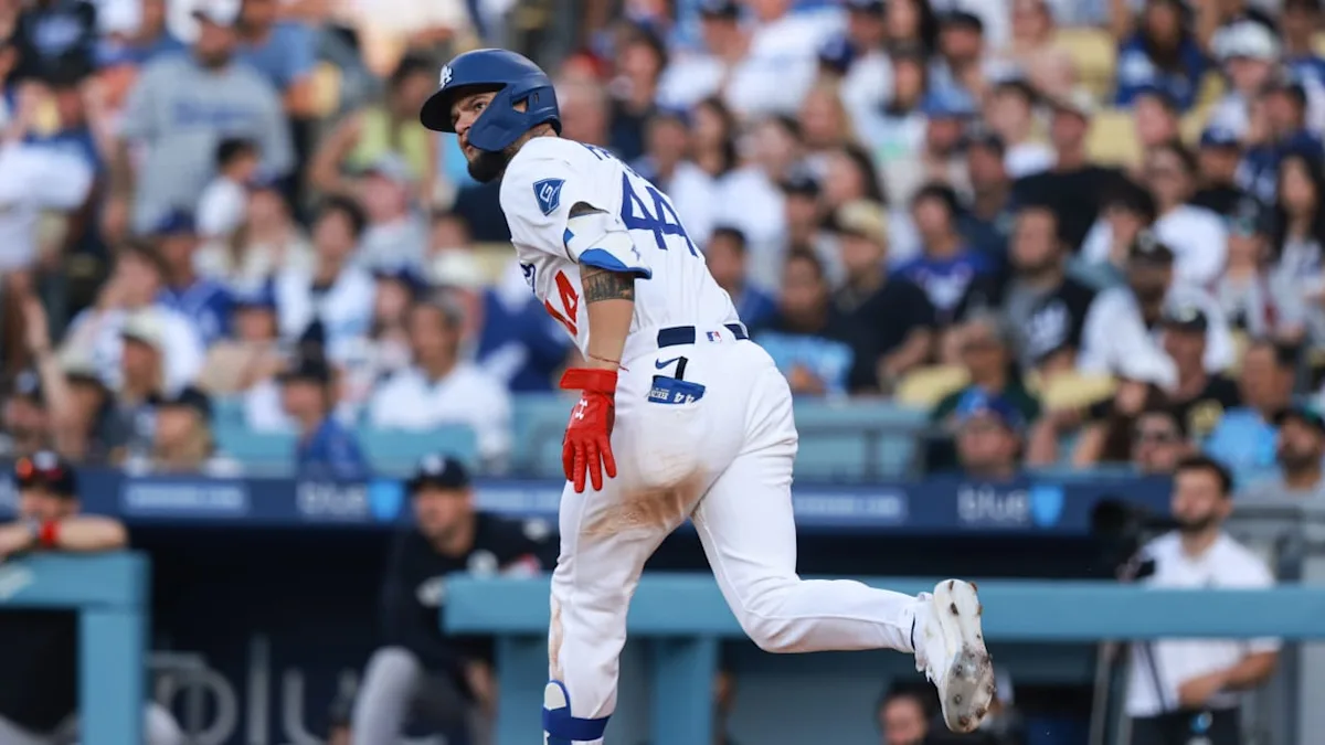 Andy Pages' solo home run (11)