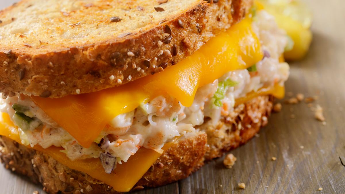 The 2 Best Cheeses To Add To Your Tuna Melt