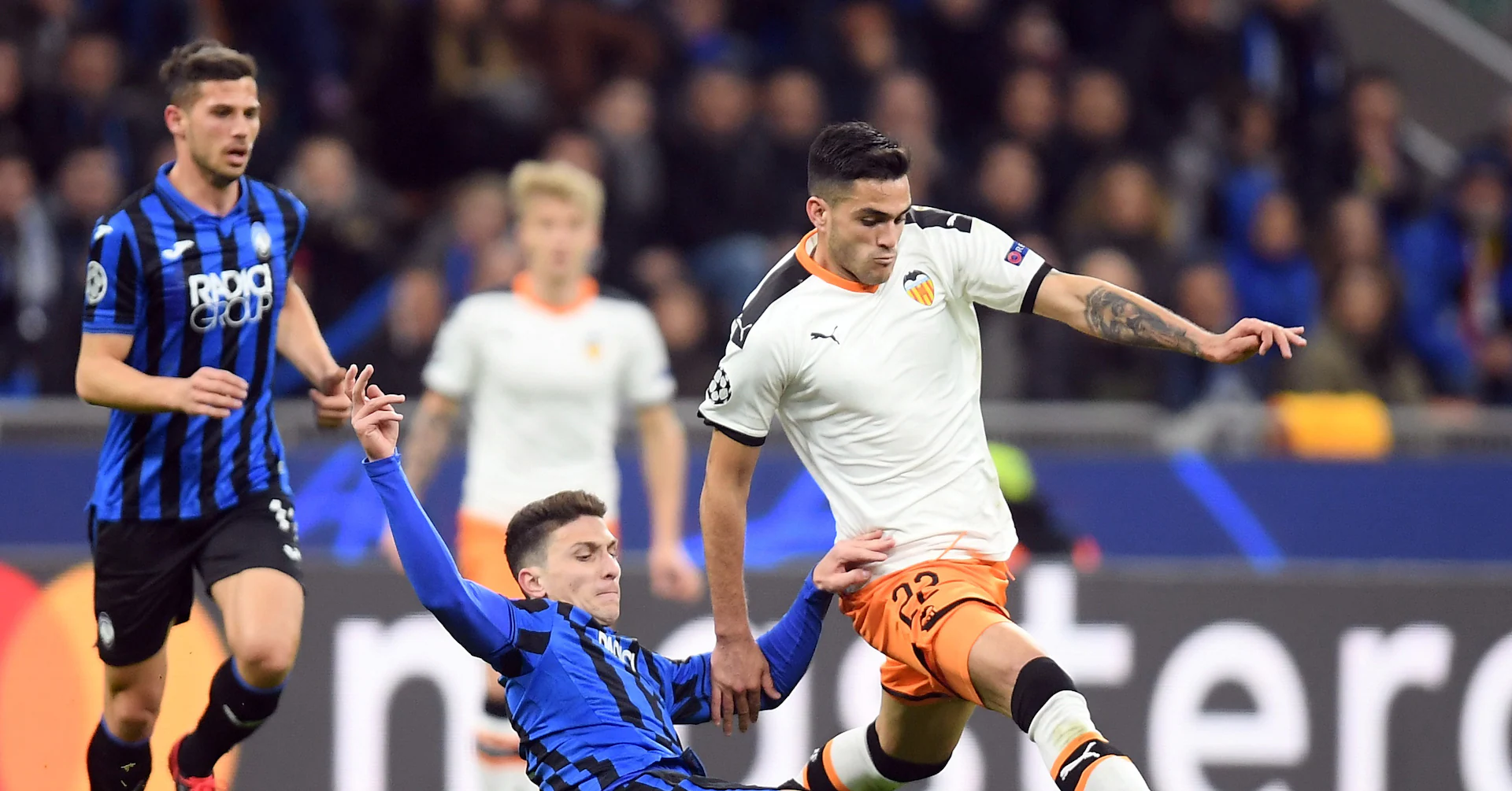 Fox expands sports broadcast rights with Caliente TV acquisition in Mexico
