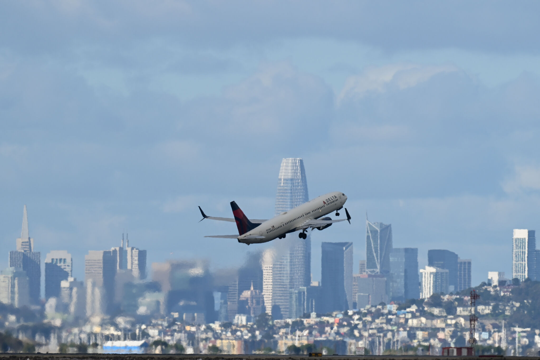Fake flight attendant took 120 free flights before arrest at SFO, officials say