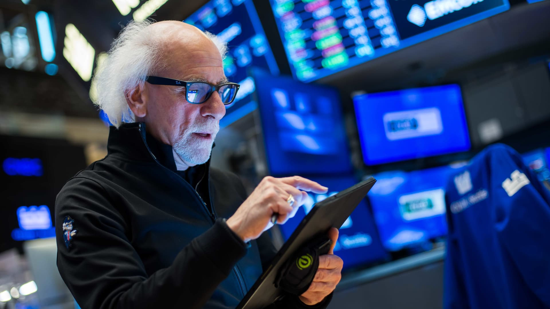 Treasury yields inch lower ahead of U.S.-China trade talks in London