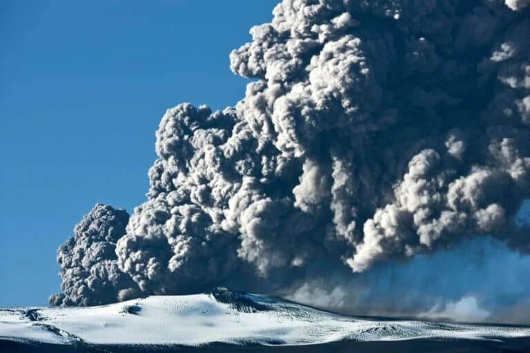 Experts are certain, the next major volcanic eruption will cause climate chaos.