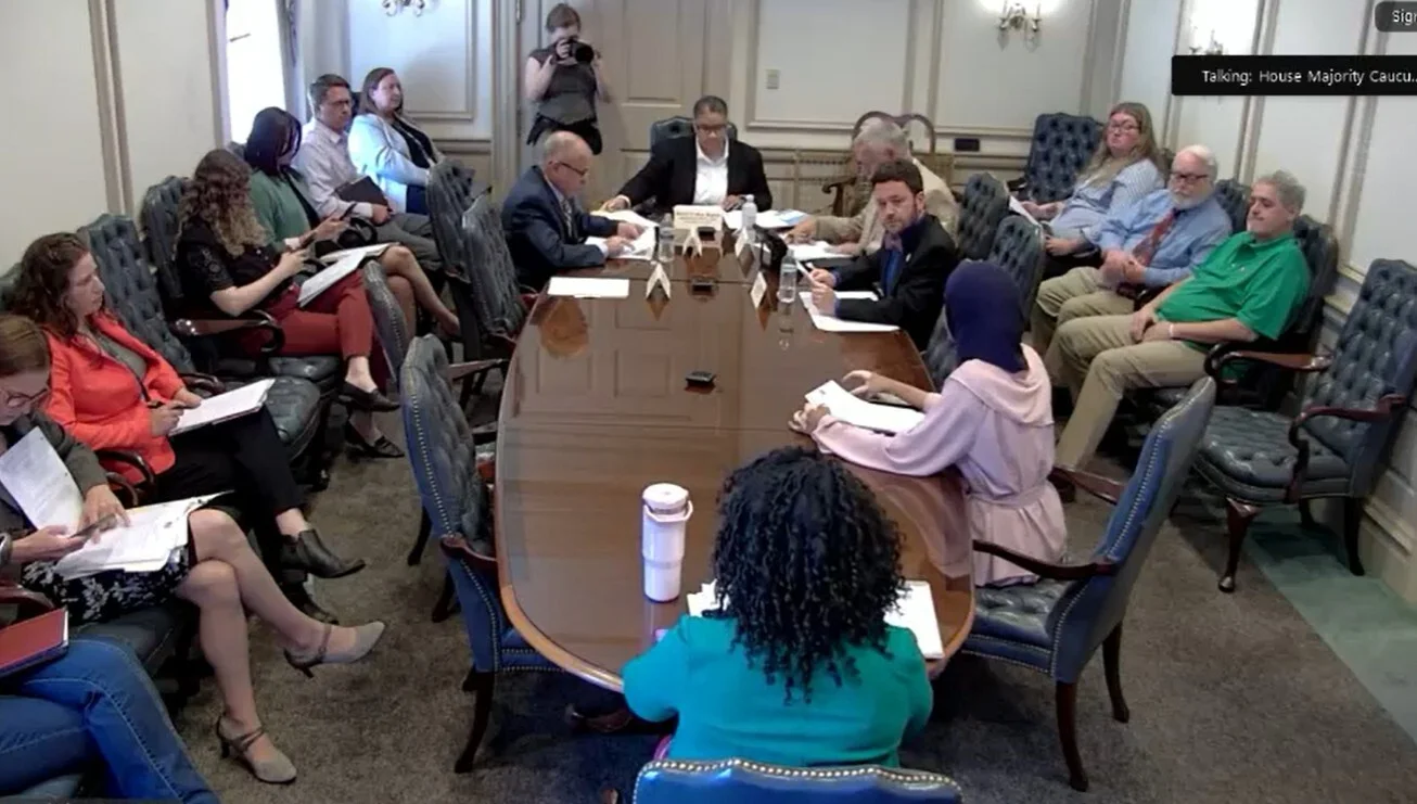 Should Delaware officials’ financial disclosure reports be posted on state website?