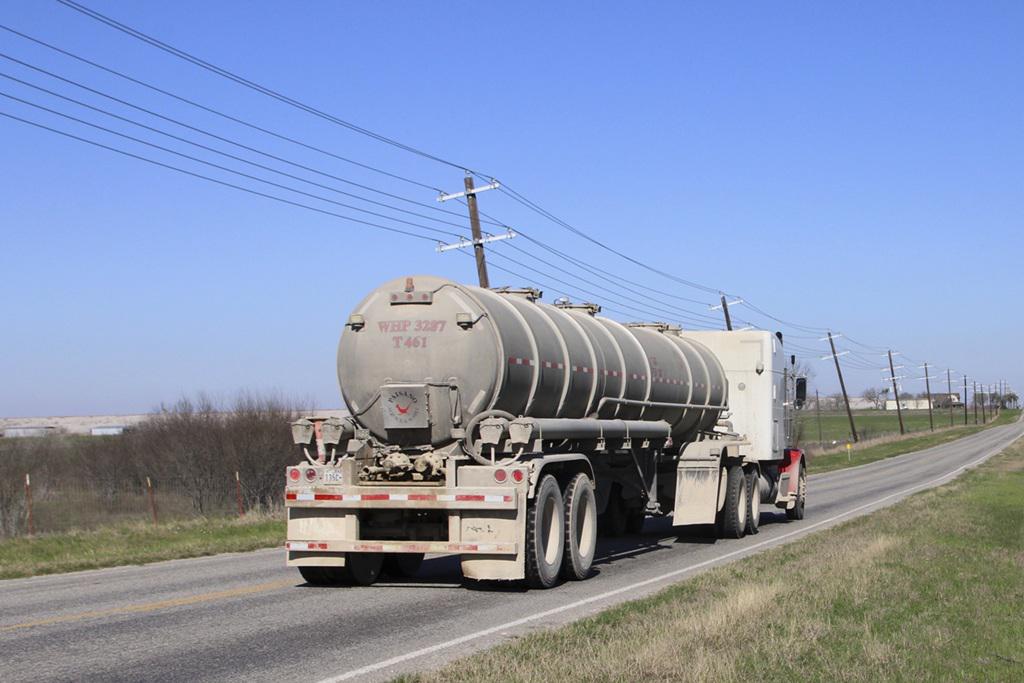 Truckers and Environmentalists Unite Against Fracking