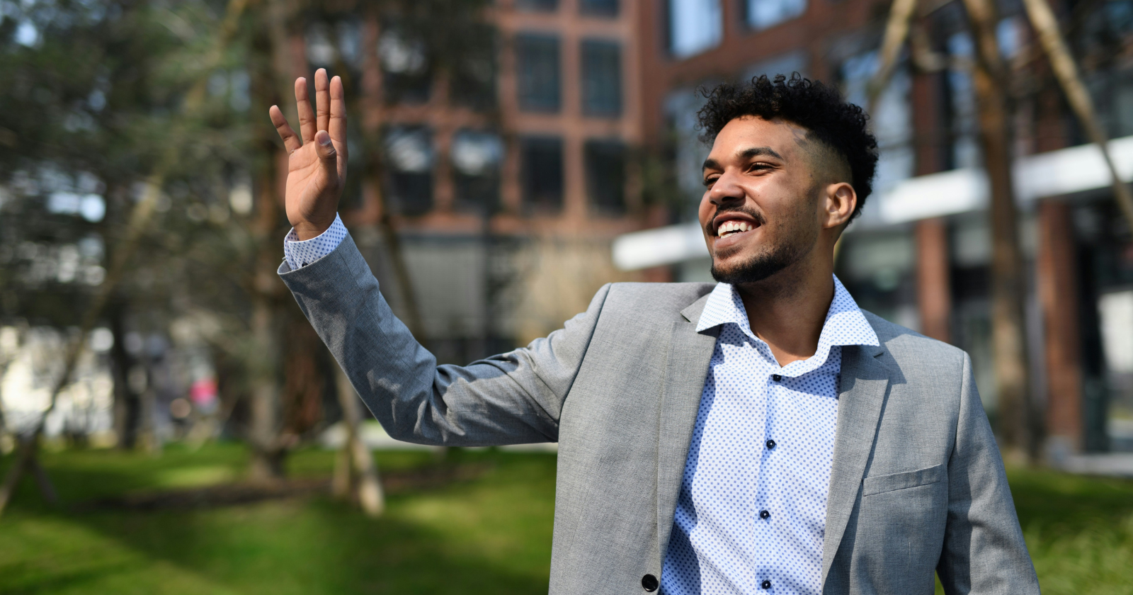 If you pretend not to see people in public sometimes, these 8 reasons might explain it