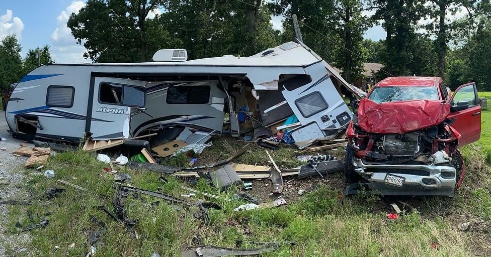 Travel trailer destroyed in crash near Neosho