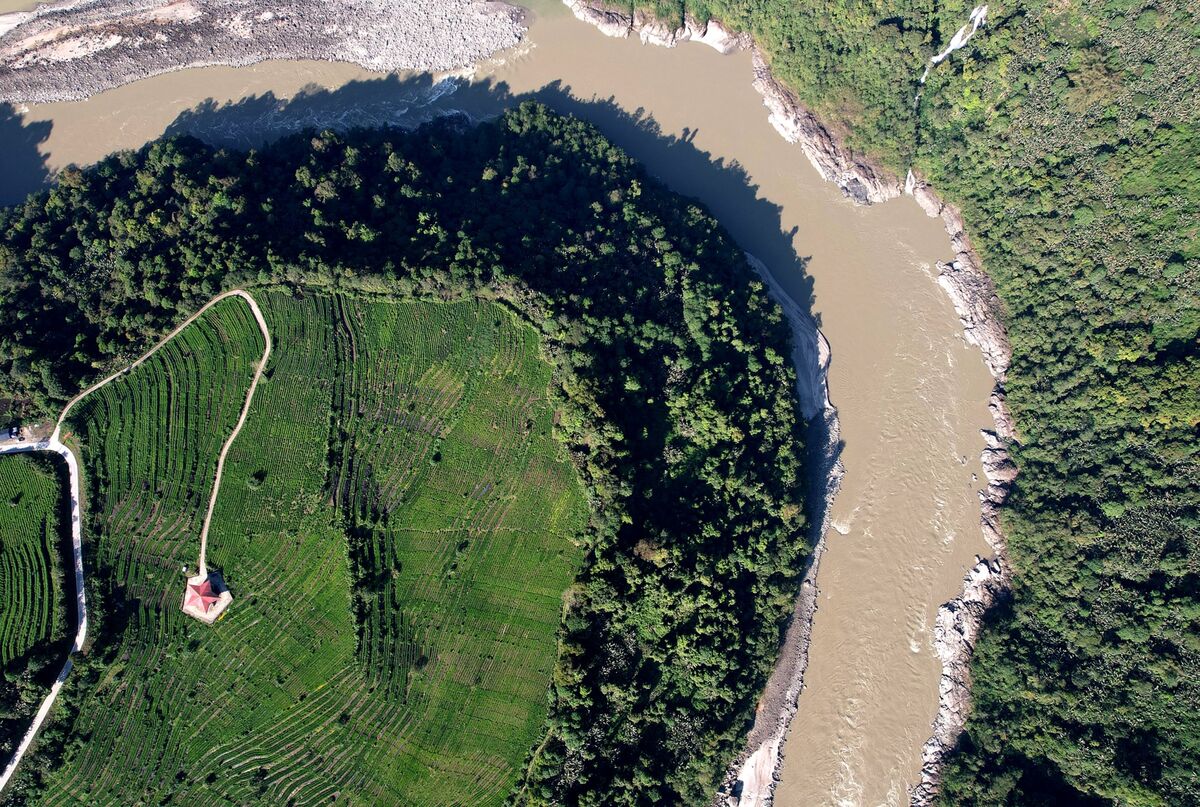 China’s $167 Billion Mega-Dam Promises Boost for Green Finance