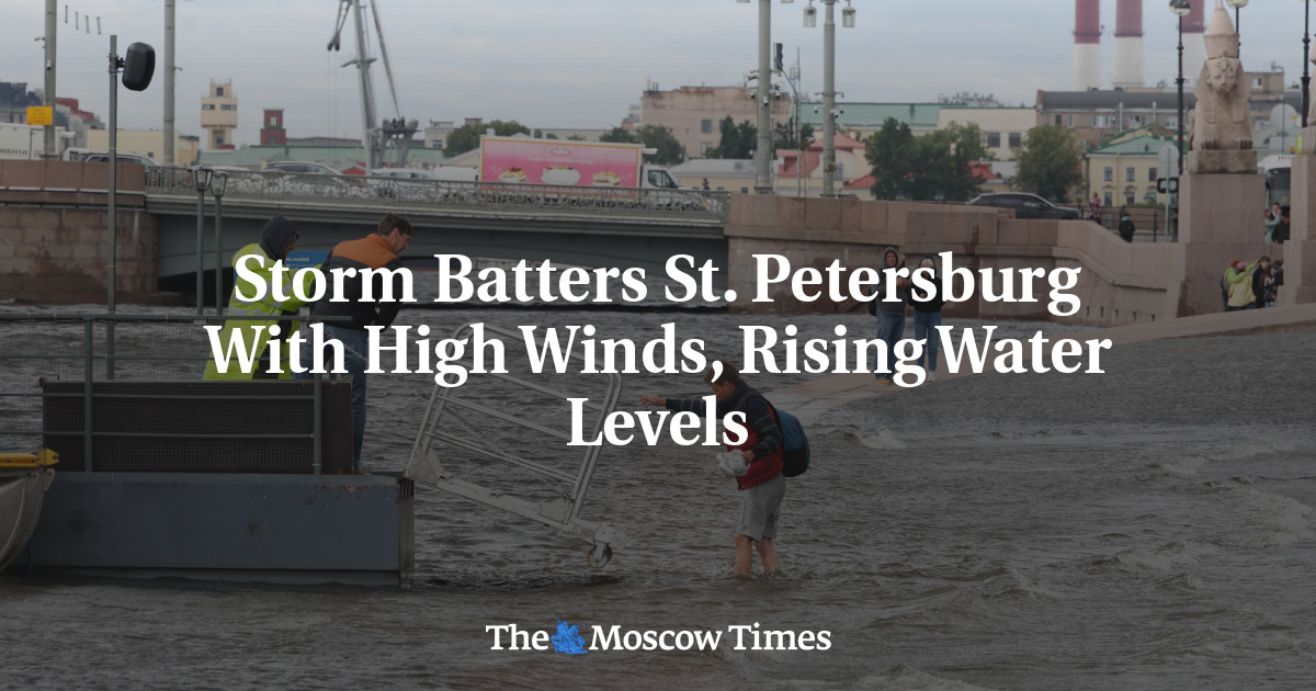 Storm Batters St. Petersburg With High Winds, Rising Water Levels