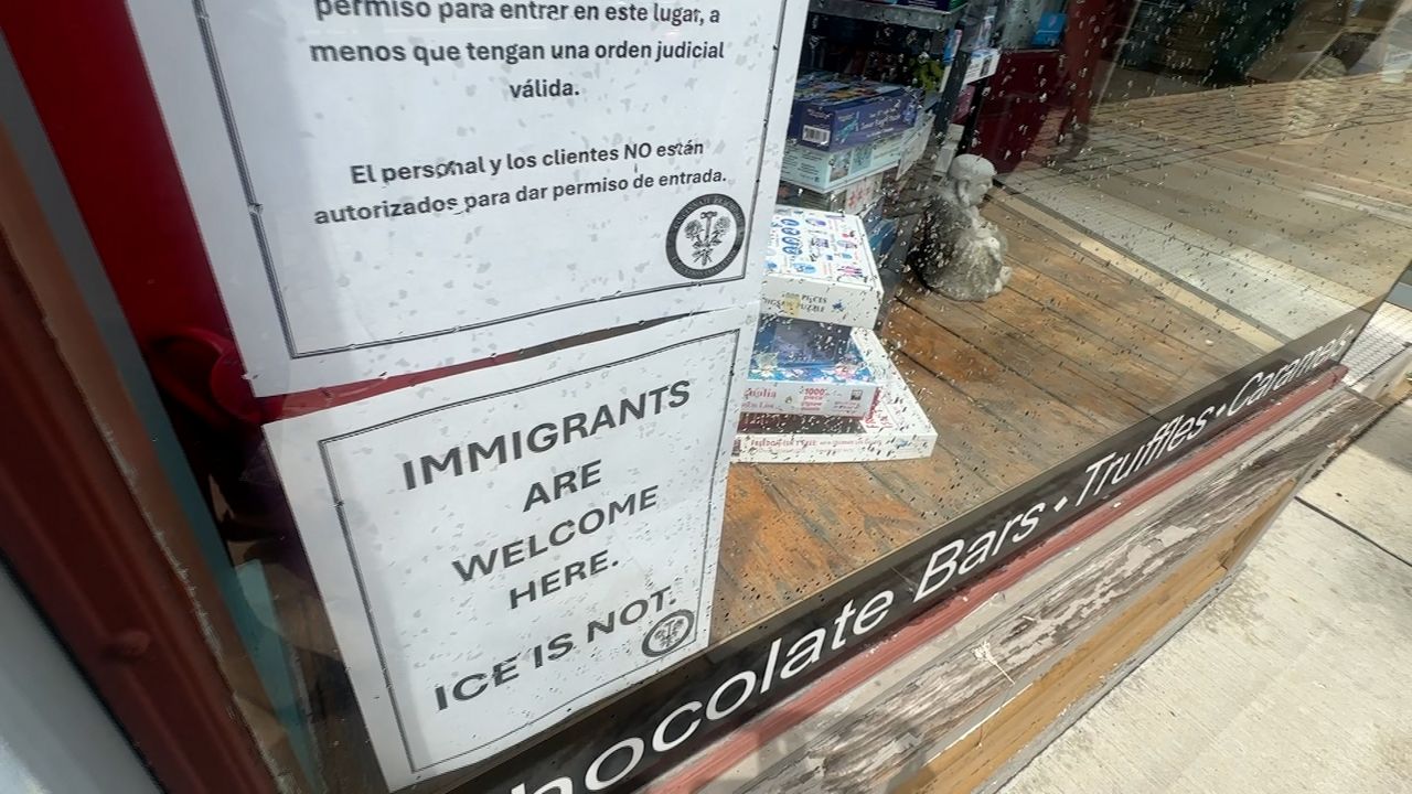 Business owners, activists: “Immigrants welcome, ICE is not”