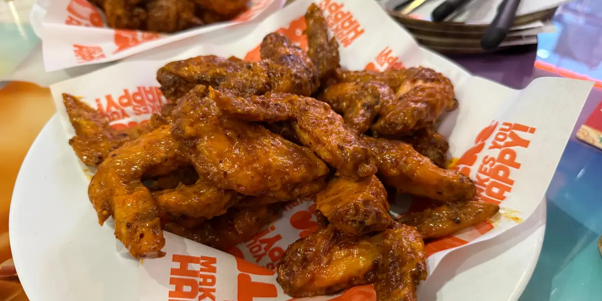 I went to Hooters in the UK. The beer was cold and the wings were crispy, but I was puzzled by the family-friendly vibe.